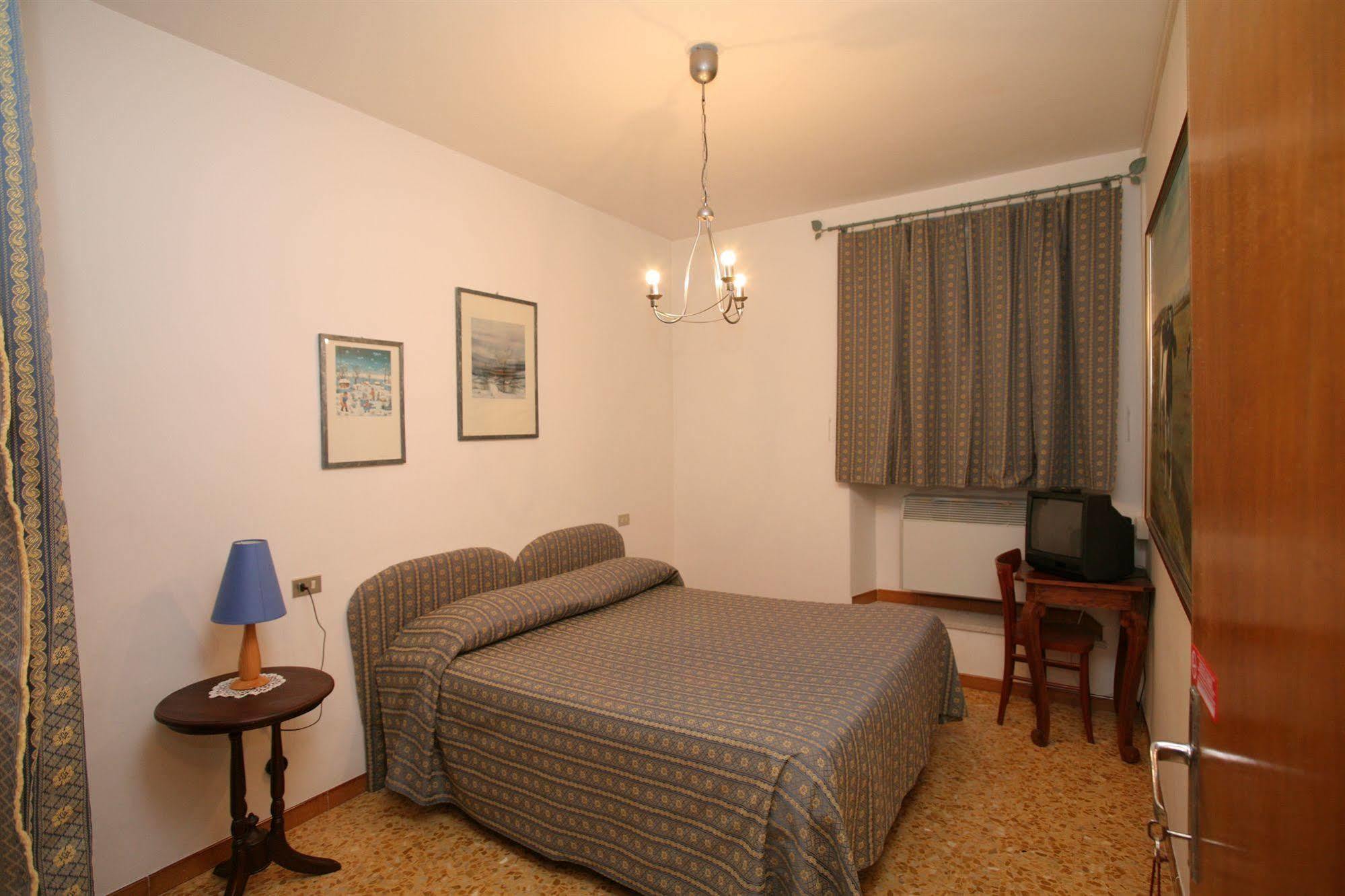 Hotel Roma สกันโน ภายนอก รูปภาพ