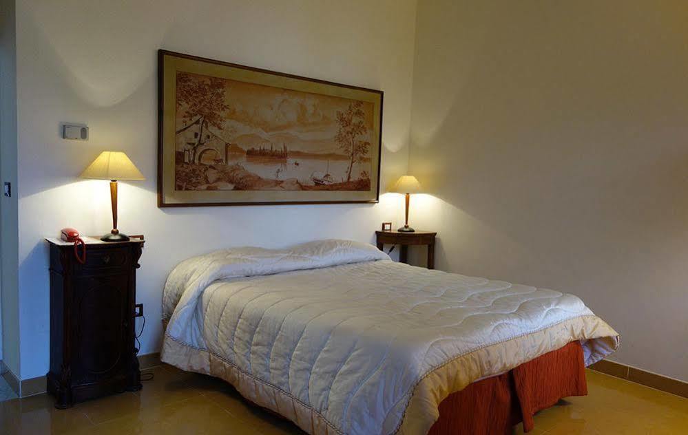 Hotel Roma สกันโน ภายนอก รูปภาพ